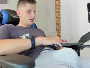 Donovan_Desmond – webcam model profile photo Image 18