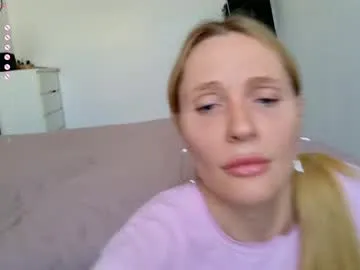 IsabelaJohnson – webcam model profile photo Image 11