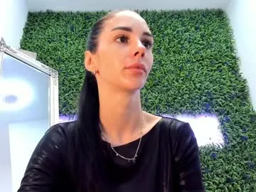 CheerryX – webcam model profile photo Image 6