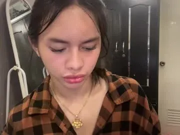 sweet_reverie – webcam model profile photo Image 4