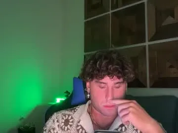 paronti – webcam model profile photo Image 13