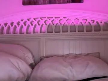 paronti – webcam model profile photo Image 18