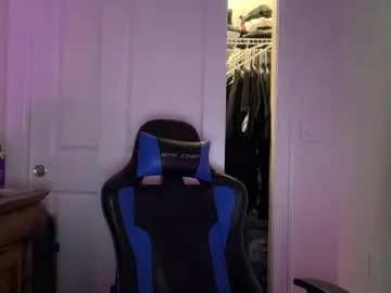 paronti – webcam model profile photo Image 6