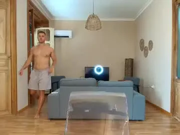 mikaelslow – webcam model profile photo Image 13