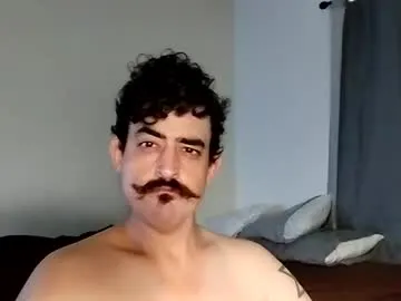 R0422 – webcam model profile photo Image 4