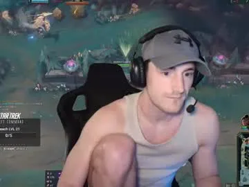 JadeMartinelli – webcam model profile photo Image 3