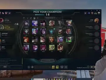 JadeMartinelli – webcam model profile photo Image 7