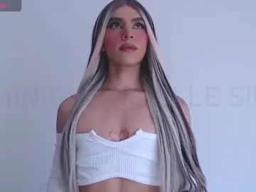 LauraFord – webcam model profile photo Image 14