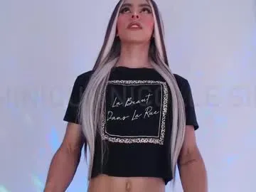 LauraFord – webcam model profile photo Image 9