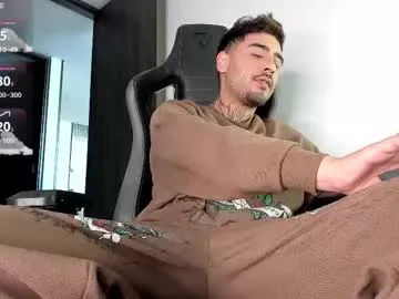 KiraHill – webcam model profile photo Image 19