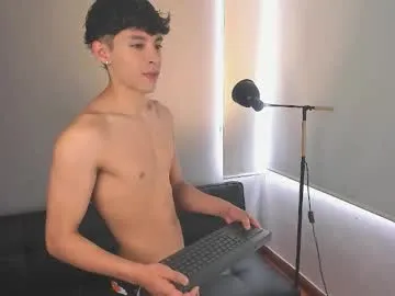 SkyLumen – webcam model profile photo Image 10