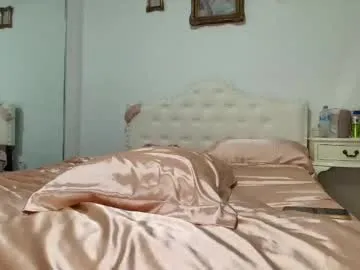 HugeTitties – webcam model profile photo Image 10