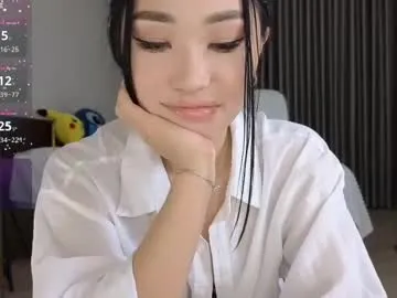 AdelineFoster – webcam model profile photo Image 4