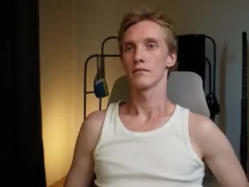 R0422 – webcam model profile photo Image 10