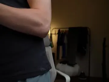 R0422 – webcam model profile photo Image 16