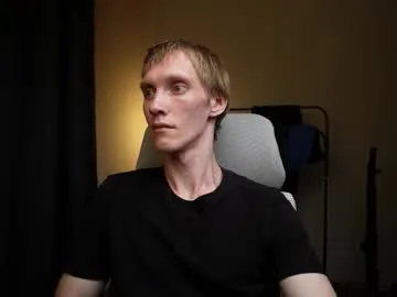 R0422 – webcam model profile photo Image 17