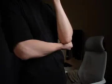 R0422 – webcam model profile photo Image 8