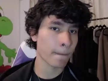 AmyBelmontt – webcam model profile photo Image 4