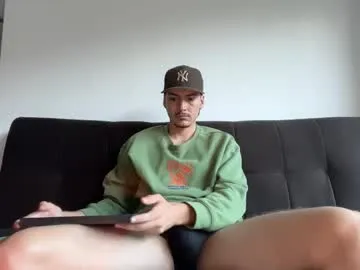 AAASuck – webcam model profile photo Image 18