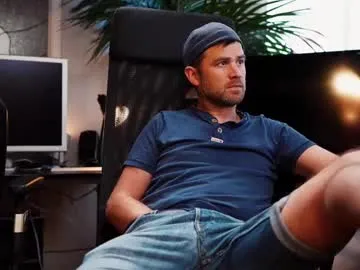 JadeRusell – webcam model profile photo Image 2