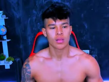 powq05 – webcam model profile photo Image 9