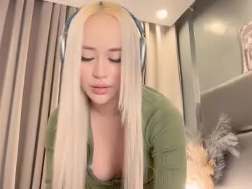 CassieGil – webcam model profile photo Image 4