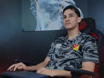 Juhone – webcam model profile photo Image 7