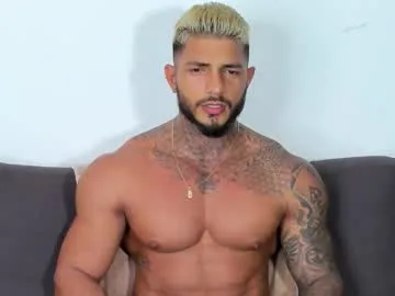 PhoenixK – webcam model profile photo Image 2