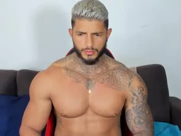 PhoenixK – webcam model profile photo Image 4