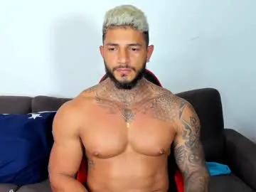 PhoenixK – webcam model profile photo Image 6