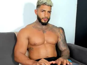 PhoenixK – webcam model profile photo Image 8