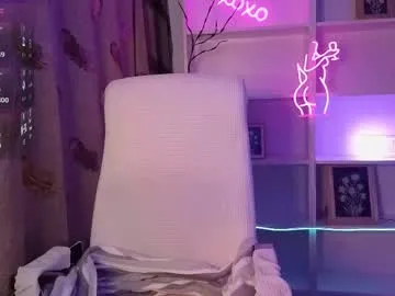 SkyLumen – webcam model profile photo Image 14