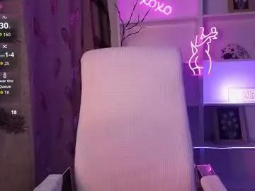 SkyLumen – webcam model profile photo Image 17