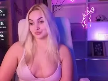 SkyLumen – webcam model profile photo Image 19