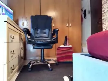 AlannaWeest – webcam model profile photo Image 12