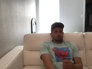 LiaBrooks – webcam model profile photo Image 2