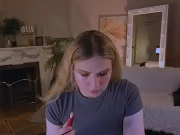 AylaRosell – webcam model profile photo Image 2