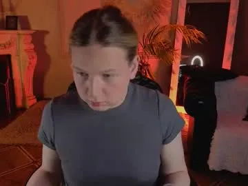 AylaRosell – webcam model profile photo Image 8