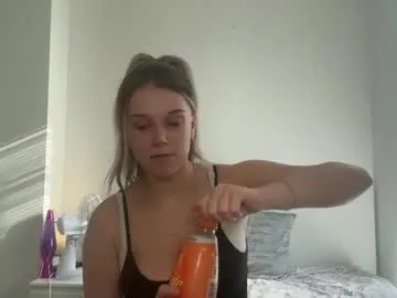 XxAlliGirlNextDoor – webcam model profile photo Image 17