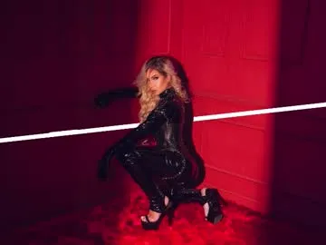 NinaFontana – webcam model profile photo Image 9