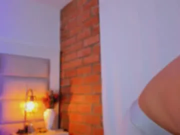 LiaBoston – webcam model profile photo Image 16