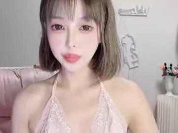 AmyBelmontt – webcam model profile photo Image 4