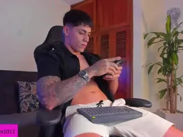 Melissakovalenko – webcam model profile photo Image 2