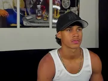 PaolaFalkon – webcam model profile photo Image 4