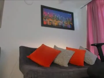 Emmy_Foxx – webcam model profile photo Image 10