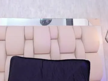 CassieGil – webcam model profile photo Image 14