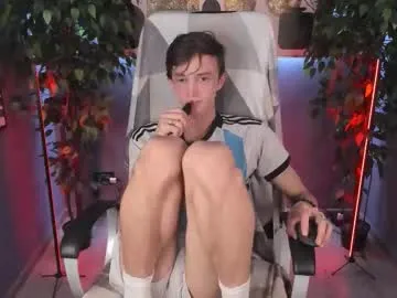 LauraFord – webcam model profile photo Image 12