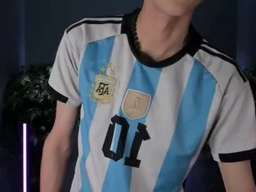 LauraFord – webcam model profile photo Image 18