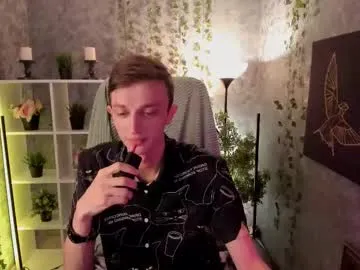 LauraFord – webcam model profile photo Image 2