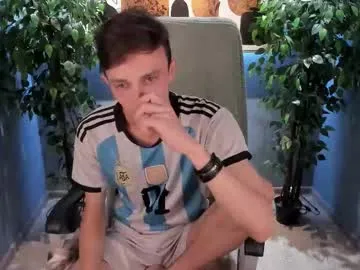 LauraFord – webcam model profile photo Image 3